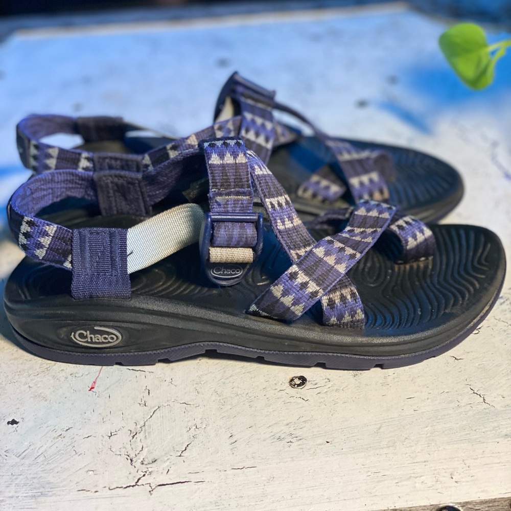 Chaco’s Women’s Size 6 Purple Sandals